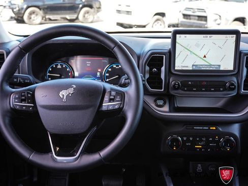 Used 2024 Ford Bronco Sport Outer Banks w/ Tech Package image 2