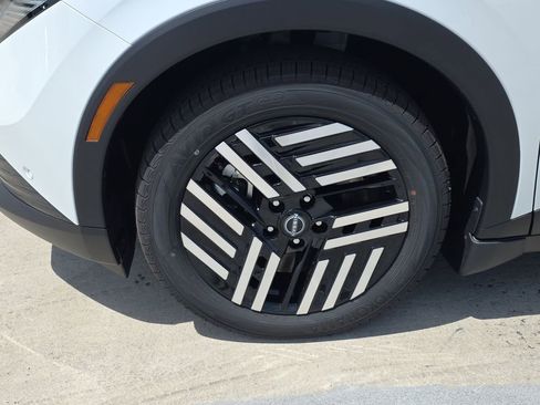 New 2026 Nissan Leaf SV+ w/ Floor Mat Package (SV+) FWD image 4