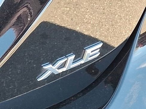 Used 2022 Toyota Camry XLE image 20