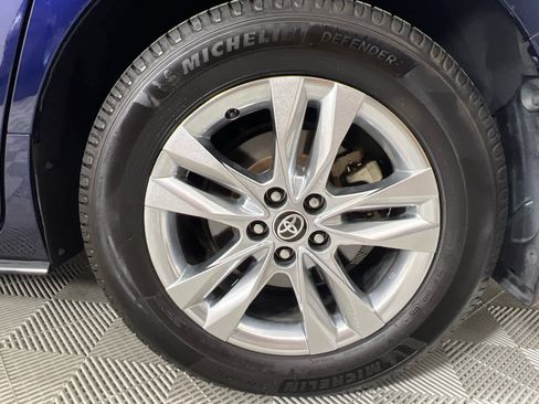 Used 2021 Toyota Sienna Limited image 13