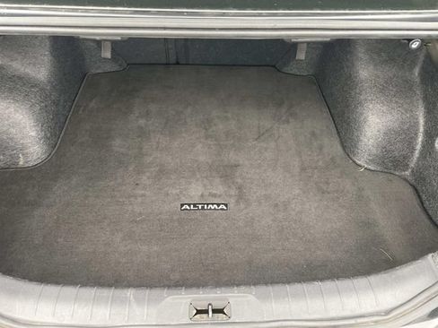 Used 2024 Nissan Altima 2.5 SV FWD image 7