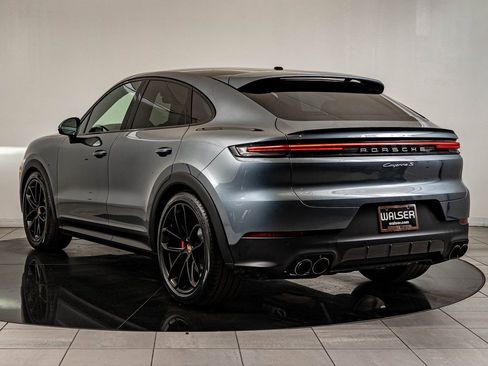 New 2026 Porsche Cayenne S image 3