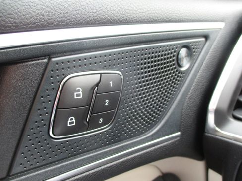 Used 2024 Ford Edge Titanium w/ Equipment Group 301A AWD/4WD image 33