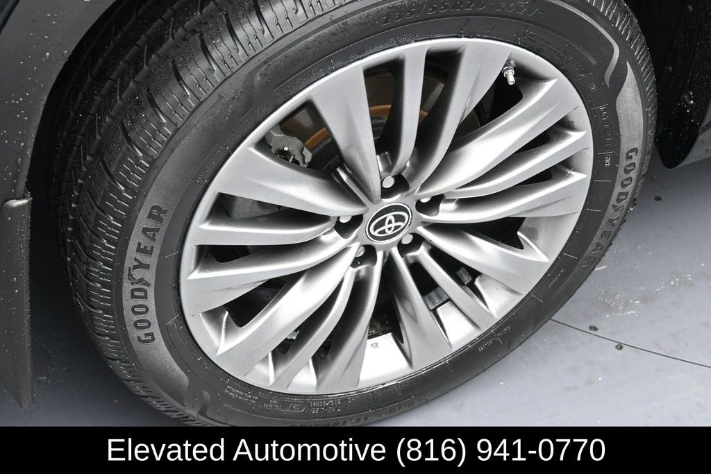 Used 2021 Toyota Highlander Platinum AWD/4WD image 5