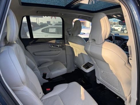 Used 2023 Volvo XC90 B6 Ultimate w/ Lounge Package image 12