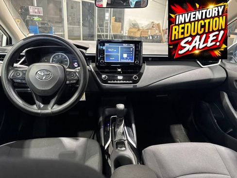 Used 2022 Toyota Corolla LE FWD image 18