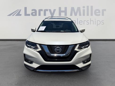 Used 2017 Nissan Rogue SL w/ SL Premium Package FWD image 8