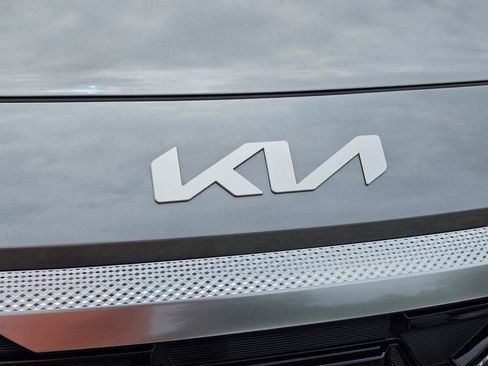 New 2026 Kia Seltos SX w/ SX Sunroof Package image 3