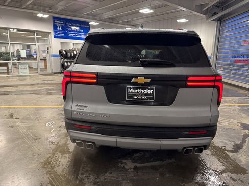 Used 2025 Chevrolet Traverse LT image 6