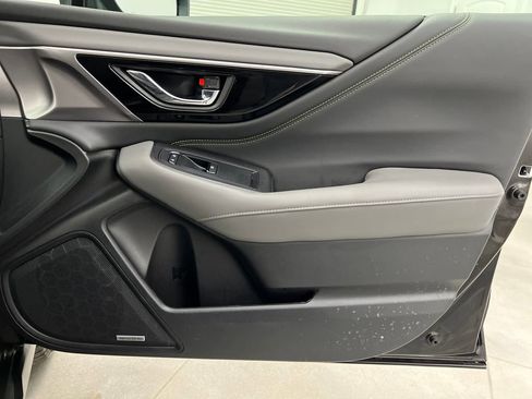 Used 2025 Subaru Outback Onyx Edition image 24