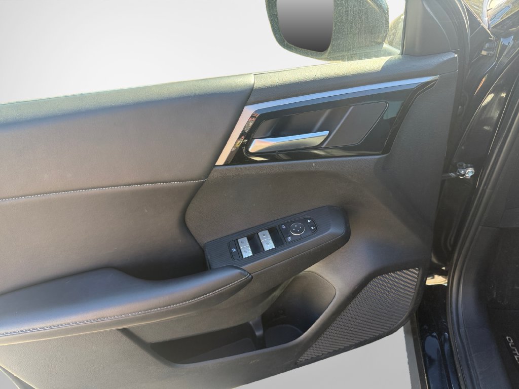 Used 2022 Mitsubishi Outlander SE AWD/4WD image 14