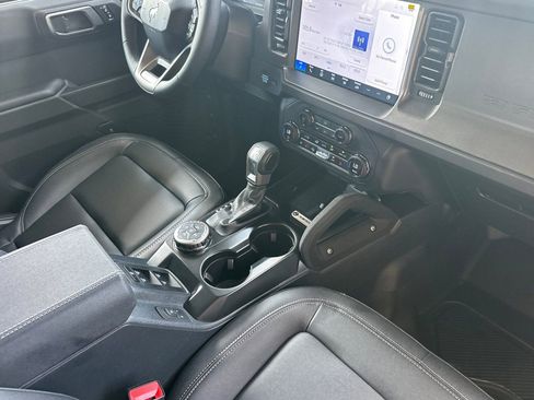 New 2025 Ford Bronco Badlands image 16