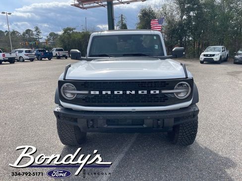 Used 2024 Ford Bronco Wildtrak image 3