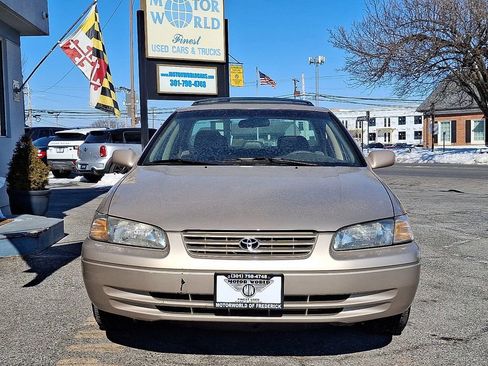 Used 1998 Toyota Camry LE image 2