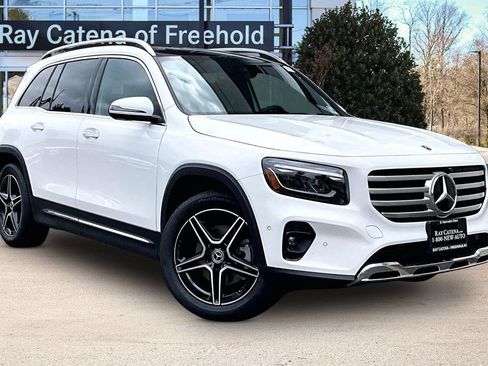 Used 2026 Mercedes-Benz GLB 250 4MATIC image 11