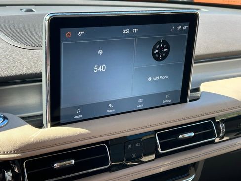 Used 2023 Lincoln Aviator 2WD image 6