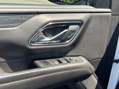 Used 2024 GMC Yukon SLT RWD image 26