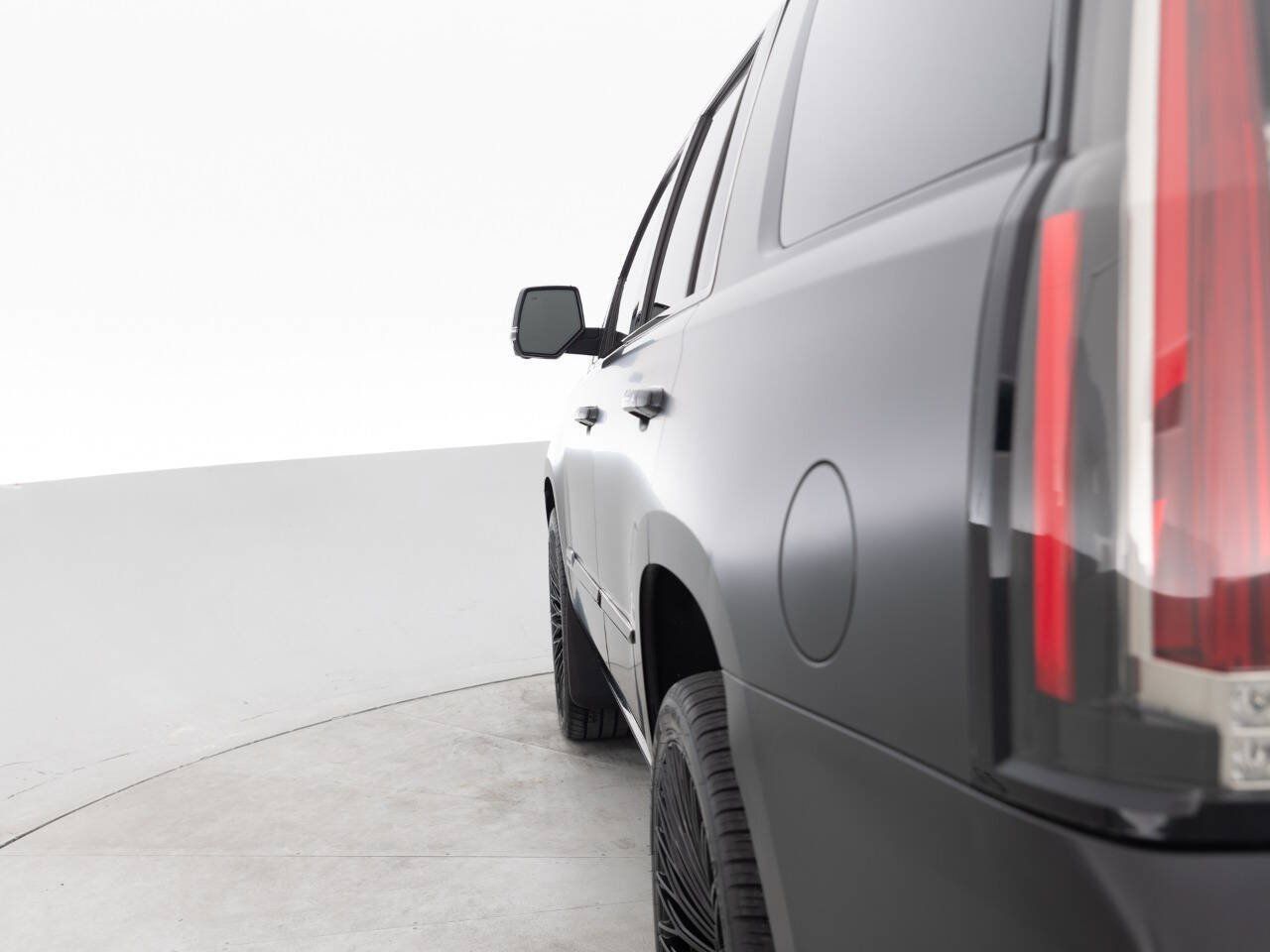 Used 2015 Cadillac Escalade Premium AWD/4WD image 13