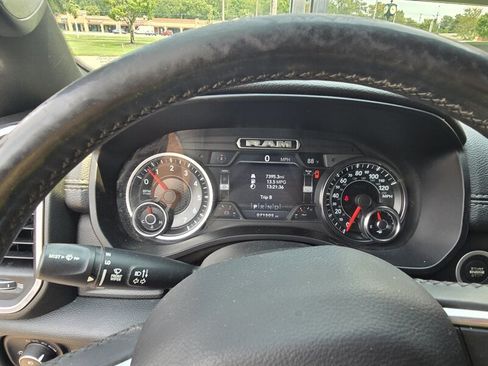 Used 2019 RAM 1500 Laramie w/ Sport Appearance Package AWD/4WD image 31