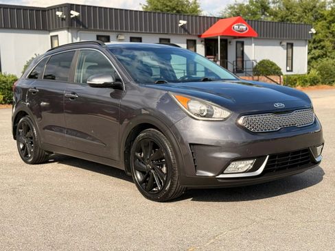 Used 2018 Kia Niro EX w/ EX Touring Graphite Edition FWD image 3