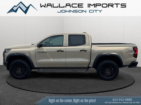 Used 2024 Chevrolet Colorado Trail Boss w/ Advanced Trailering Package AWD/4WD image 1
