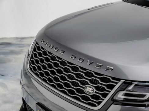 Used 2018 Land Rover Range Rover Velar R-Dynamic SE image 32