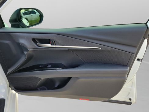 Certified 2025 Toyota Camry SE w/ Convenience Package FWD image 8