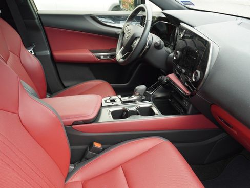 Certified 2024 Lexus NX 250 FWD w/ Towing Package (2000 Lbs) image 10