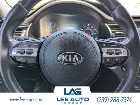 Used 2017 Kia Cadenza Premium w/ Luxury Package image 21