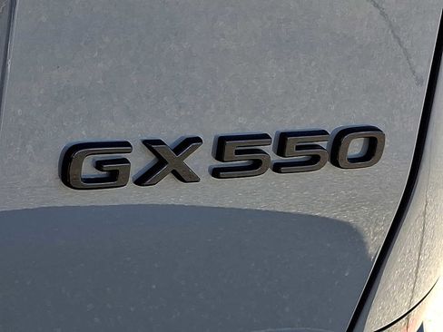 Used 2025 Lexus GX 550 w/ Cold Area Package AWD/4WD image 31
