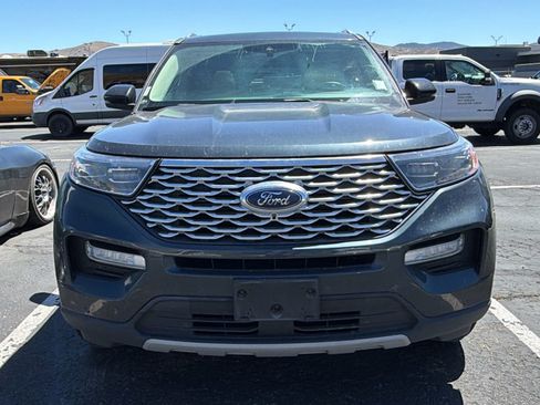 Used 2022 Ford Explorer Platinum w/ Equipment Group 601A AWD/4WD image 2