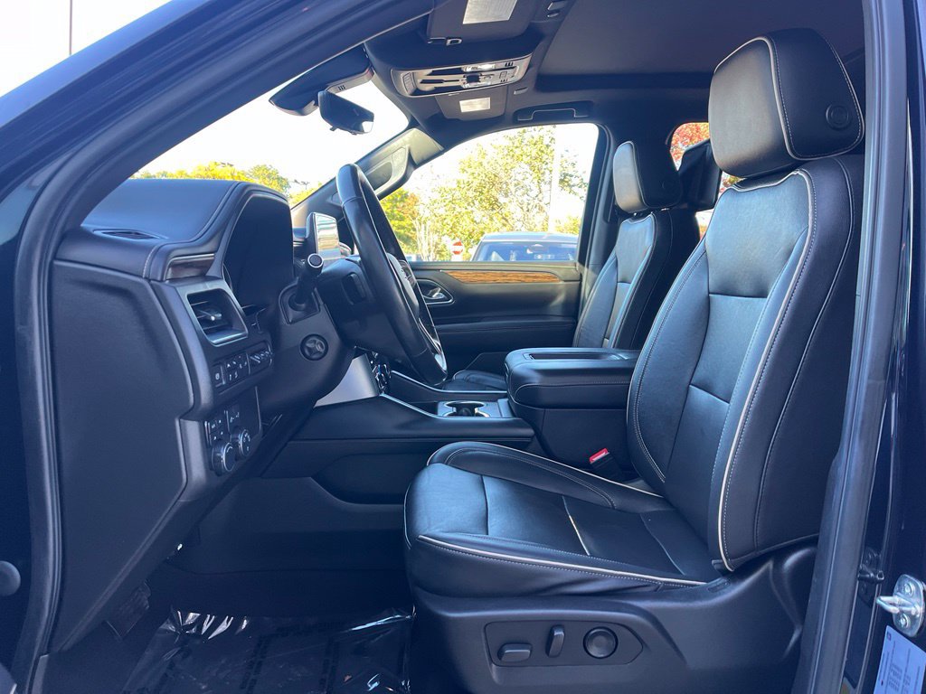 Used 2021 Chevrolet Suburban Premier AWD/4WD image 24