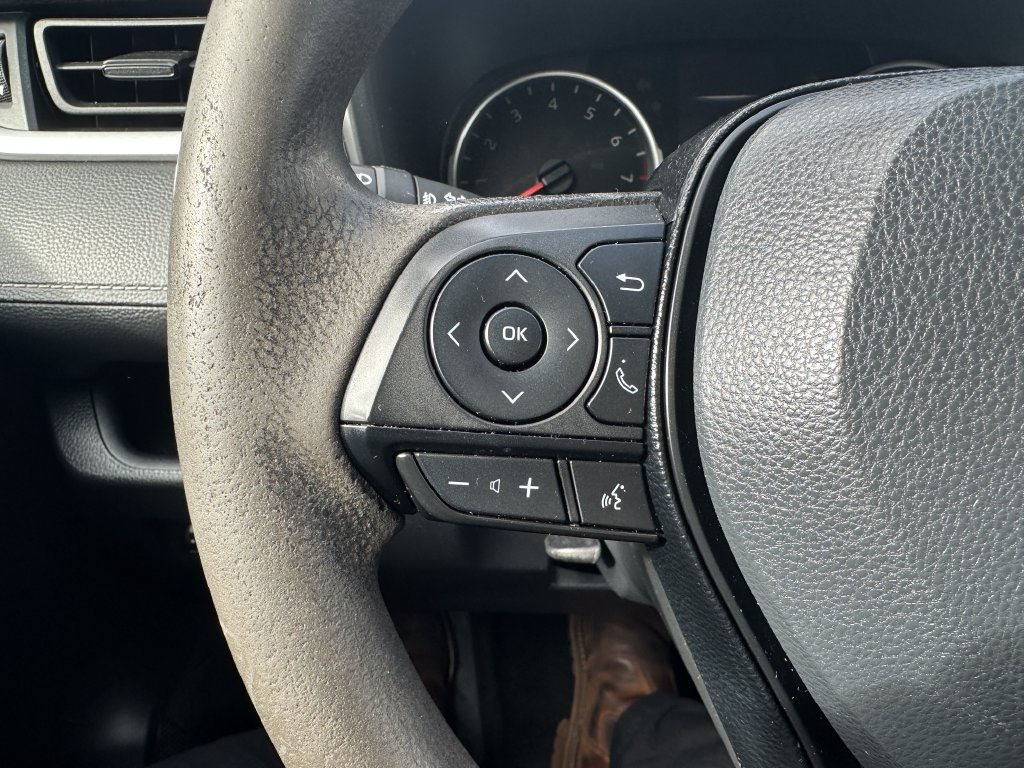 Used 2021 Toyota RAV4 XLE AWD/4WD image 17