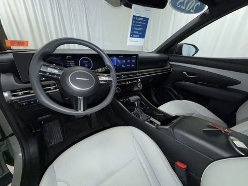 Used 2025 Hyundai Santa Cruz SEL image 3