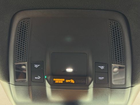 Used 2023 Porsche Taycan GTS image 33