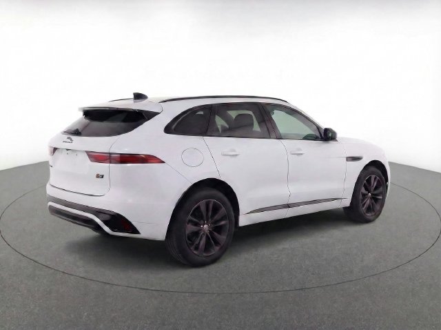 Certified 2026 Jaguar F-PACE R-Dynamic S AWD/4WD image 32