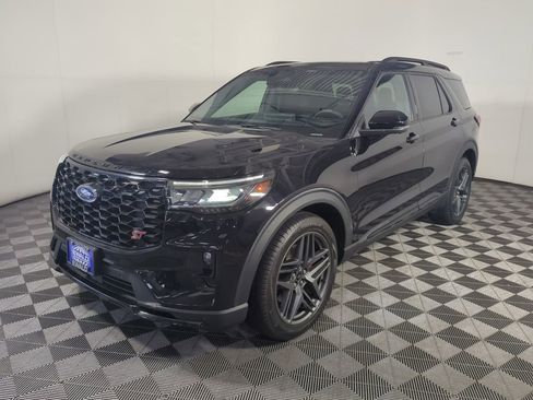 Certified 2025 Ford Explorer ST AWD/4WD image 4