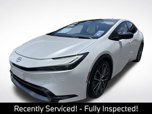 Used 2025 Toyota Prius Limited FWD image 5