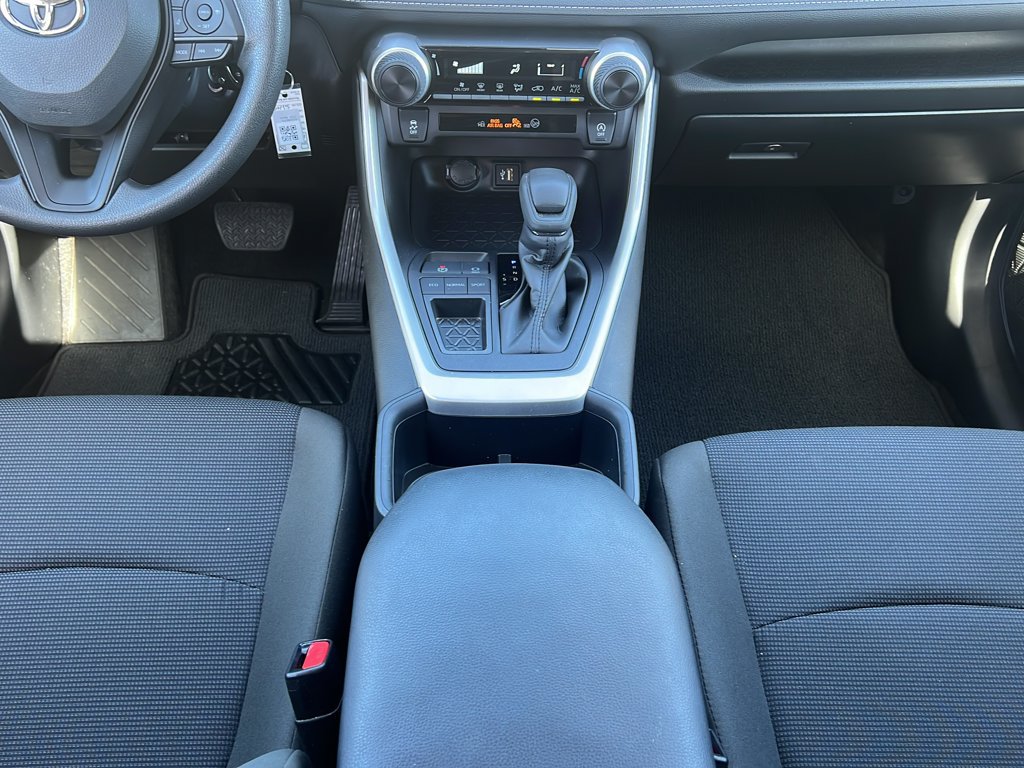 Used 2024 Toyota RAV4 LE FWD image 23