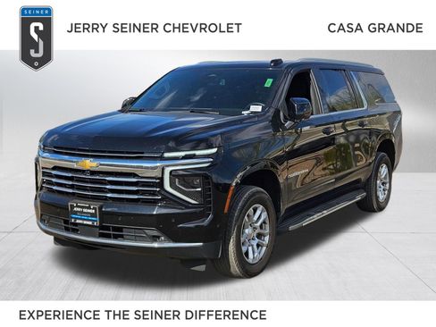 Certified 2025 Chevrolet Suburban LT w/ Comfort Package RWD image 1