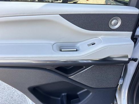 New 2026 Lincoln Navigator Reserve w/ Jet Appearance Package AWD/4WD image 18