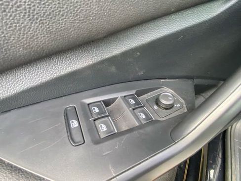 Used 2024 Volkswagen Jetta SE image 19