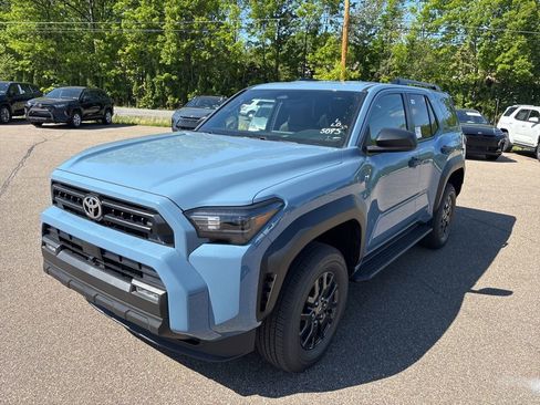 Used 2026 Toyota 4Runner SR5 AWD/4WD image 2