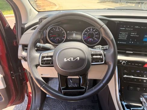 Certified 2024 Kia Carnival EX FWD image 22