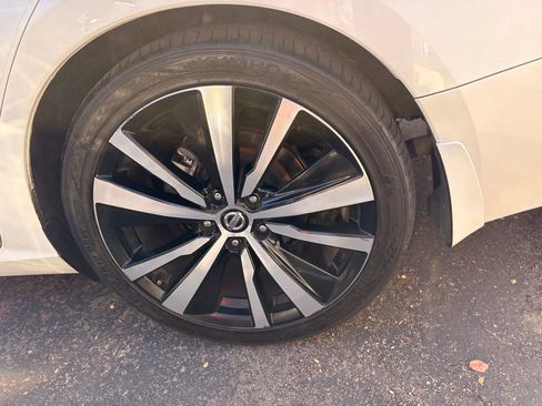 Used 2020 Nissan Altima 2.5 SR FWD image 8