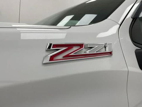 Used 2023 Chevrolet Silverado 1500 LT w/ Z71 Off-Road Package AWD/4WD image 21