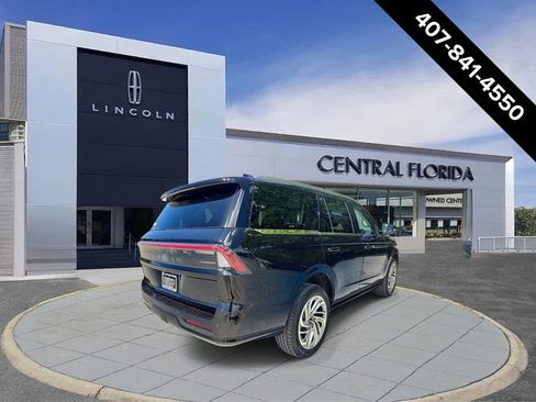 New 2026 Lincoln Navigator Reserve image 3