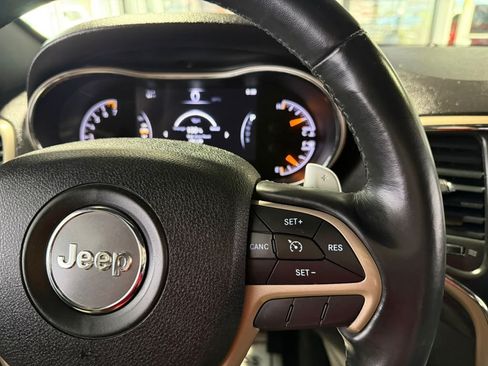 Used 2014 Jeep Grand Cherokee Laredo w/ 18" Wheel & 8.4" Radio Group AWD/4WD image 15