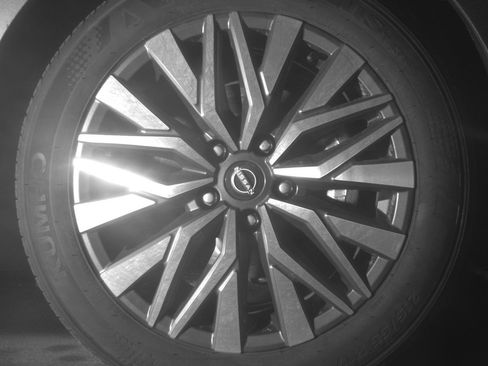 Used 2025 Nissan Altima 2.5 SV FWD image 13