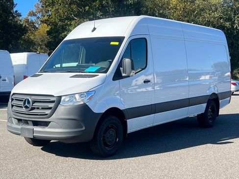 Used 2024 Mercedes-Benz Sprinter 3500 image 7